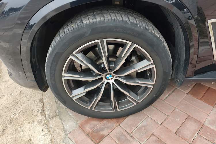 Used BMW X5 2022 Restyled xDrive 30Li M Sport Package Exterior 4