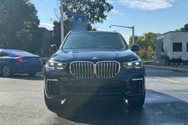 Used BMW X5 2022 Restyled xDrive 30Li Luxury Version M Sport Package Exterior 4