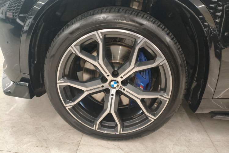 Used BMW X5 2022 xDrive40i Luxury Edition M Sport Package Exterior 4
