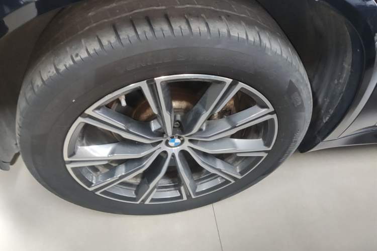 Used BMW X5 2022 Restyled xDrive 30Li Luxury Version M Sport Package Exterior 4