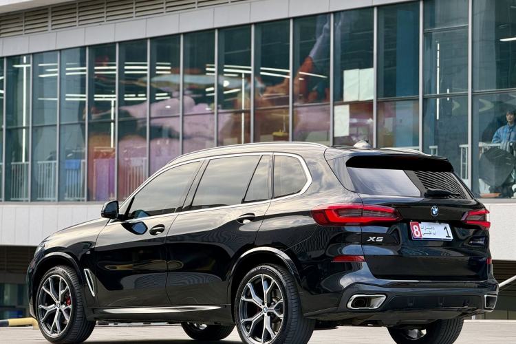 Used BMW X5 2022 xDrive 40Li M Sport Package Exterior 4