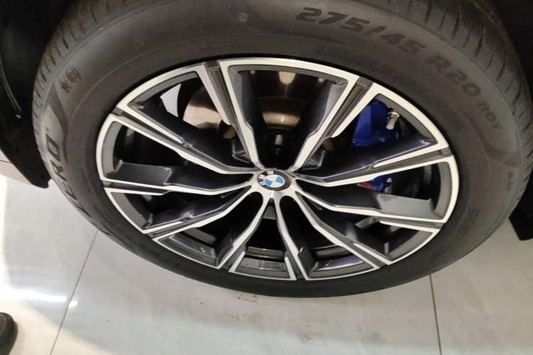 Used BMW X5 2022 Restyled xDrive 30Li Luxury Version M Sport Package Exterior 4