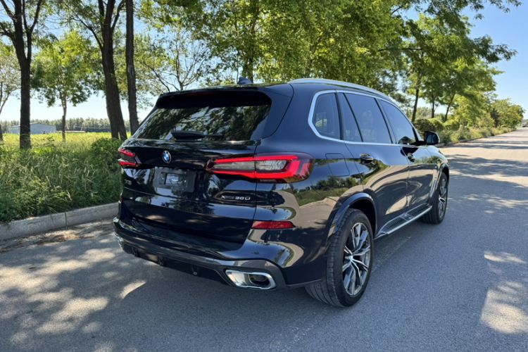 Used BMW X5 2022 Restyled xDrive 30Li Luxury Version M Sport Package Exterior 4