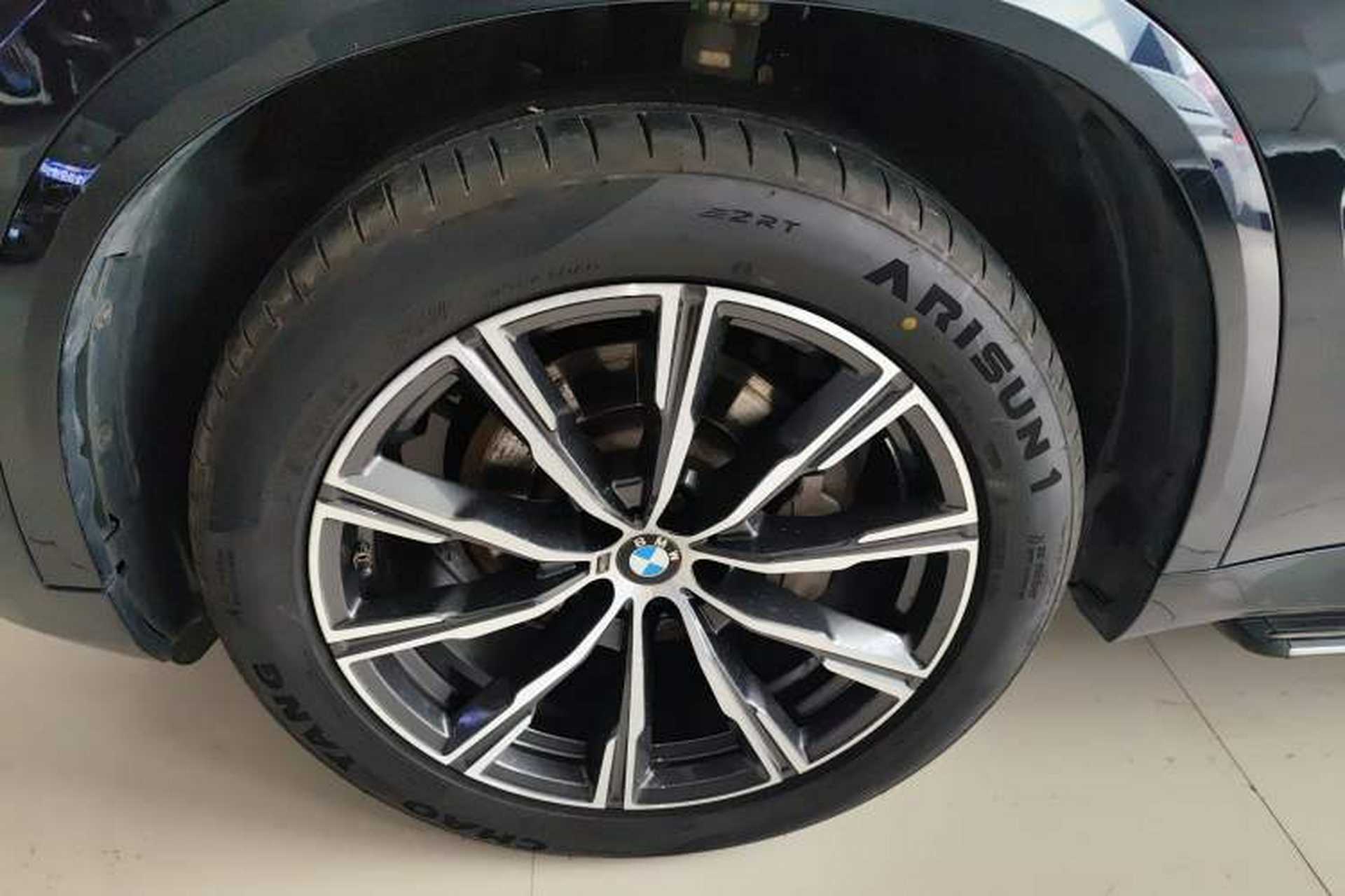 Used BMW X5 2022 Restyled xDrive 30Li Luxury Version M Sport Package Exterior 4