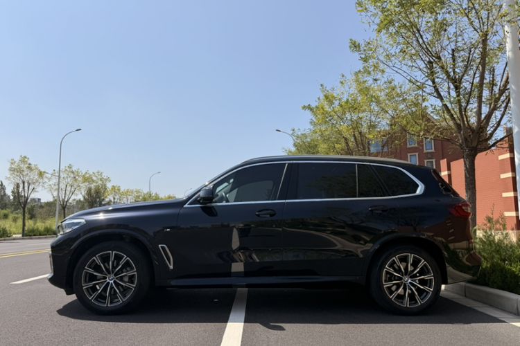 Used BMW X5 2022 Restyled xDrive 30Li M Sport Package Exterior 4