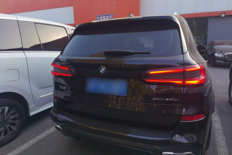Used BMW X5 2022 xDrive 30Li Luxury M Sport Package Exterior 4