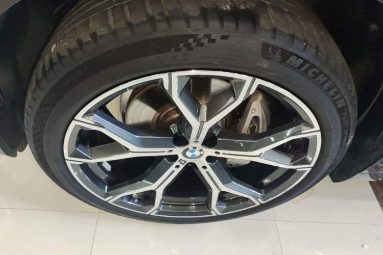 Used BMW X5 2022 Restyled xDrive 40Li M Sport Package Exterior 4