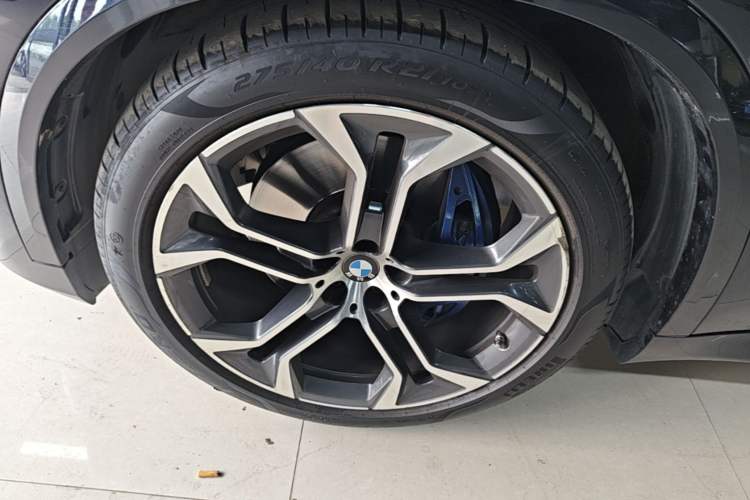 Used BMW X5 2022 xDrive 40Li Luxury Edition M Sport Package Exterior 4