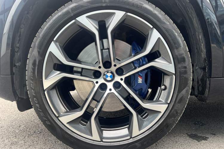 Used BMW X5 2022 Restyled xDrive 40Li Luxury Edition M Sport Package Exterior 4