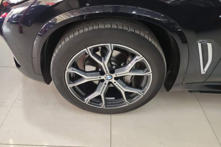 Used BMW X5 2022 Restyled xDrive 40Li M Sport Package Exterior 4