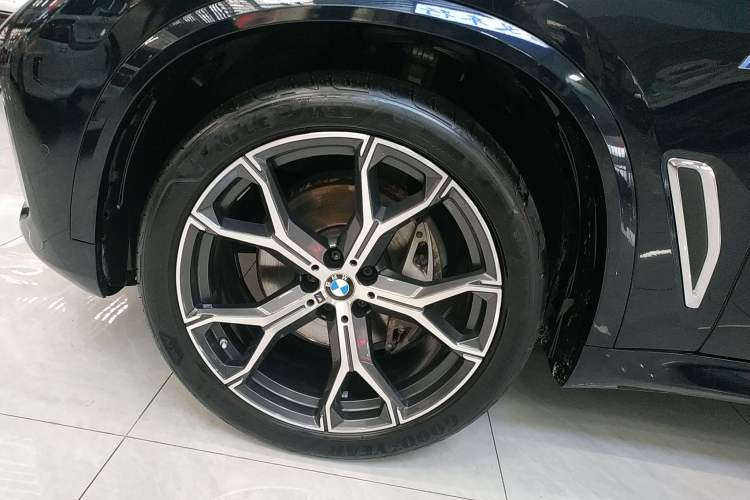 Used BMW X5 2022 Restyled xDrive 40Li M Sport Package Exterior 4