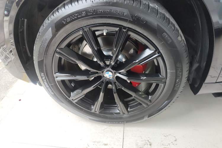 Used BMW X5 2022 Restyled xDrive 30Li Luxury Version M Sport Package Exterior 4