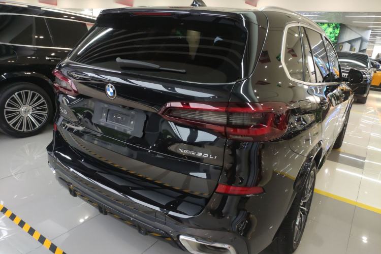 Used BMW X5 2022 Restyled xDrive 30Li Luxury Version M Sport Package Exterior 5