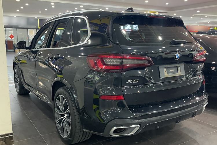 Used BMW X5 2022 xDrive30i M Sport Package Exterior 5