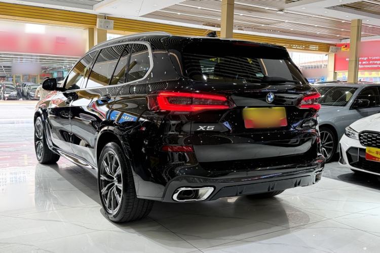 Used BMW X5 2022 Restyled xDrive 30Li Luxury Version M Sport Package Exterior 5