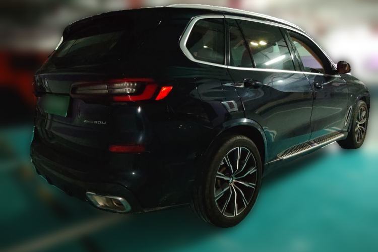 Used BMW X5 2022 xDrive 30Li M Sport Package Exterior 5