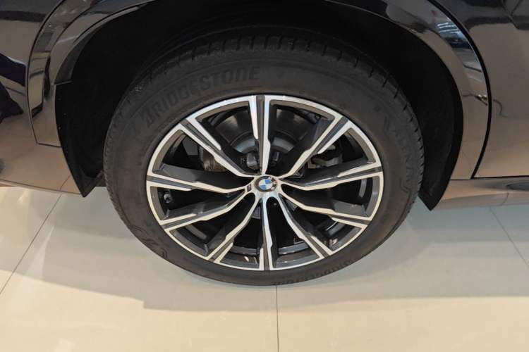 Used BMW X5 2022 xDrive30i M Sport Package Exterior 5
