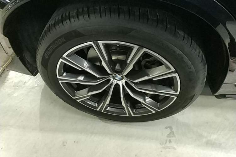 Used BMW X5 2022 Restyled xDrive 30Li M Sport Package Exterior 5