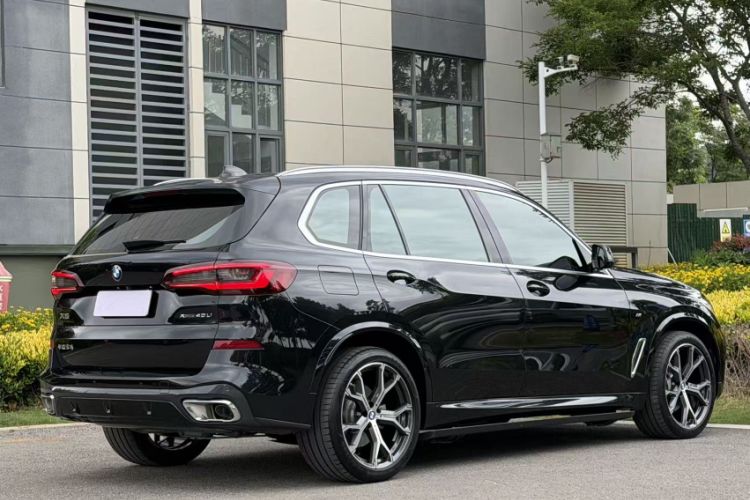 Used BMW X5 2022 Restyled xDrive 40Li M Sport Package Exterior 5