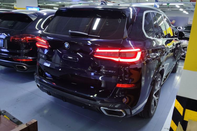 Used BMW X5 2022 xDrive40i Luxury Edition M Sport Package Exterior 5
