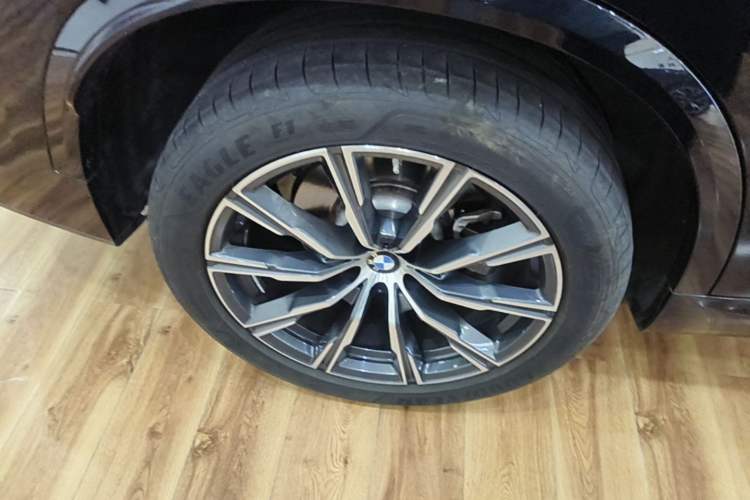 Used BMW X5 2022 xDrive 30Li Luxury M Sport Package Exterior 5