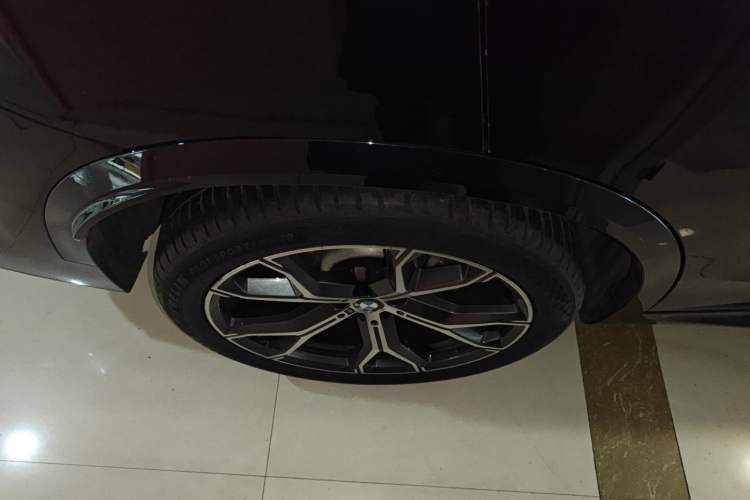Used BMW X5 2022 Restyled xDrive 40Li M Sport Package Exterior 5