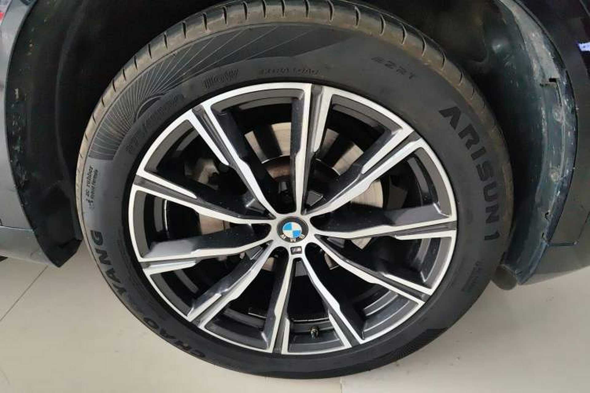 Used BMW X5 2022 Restyled xDrive 30Li Luxury Version M Sport Package Exterior 5