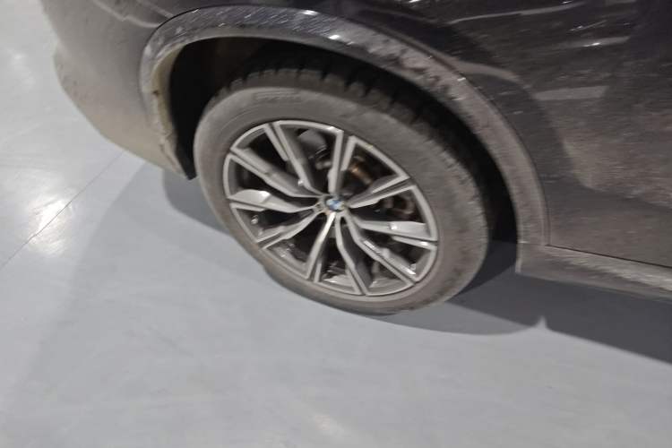 Used BMW X5 2022 xDrive 30Li Luxury M Sport Package Exterior 5