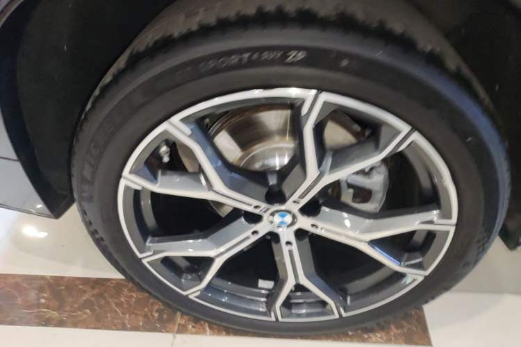 Used BMW X5 2022 Restyled xDrive 40Li M Sport Package Exterior 5