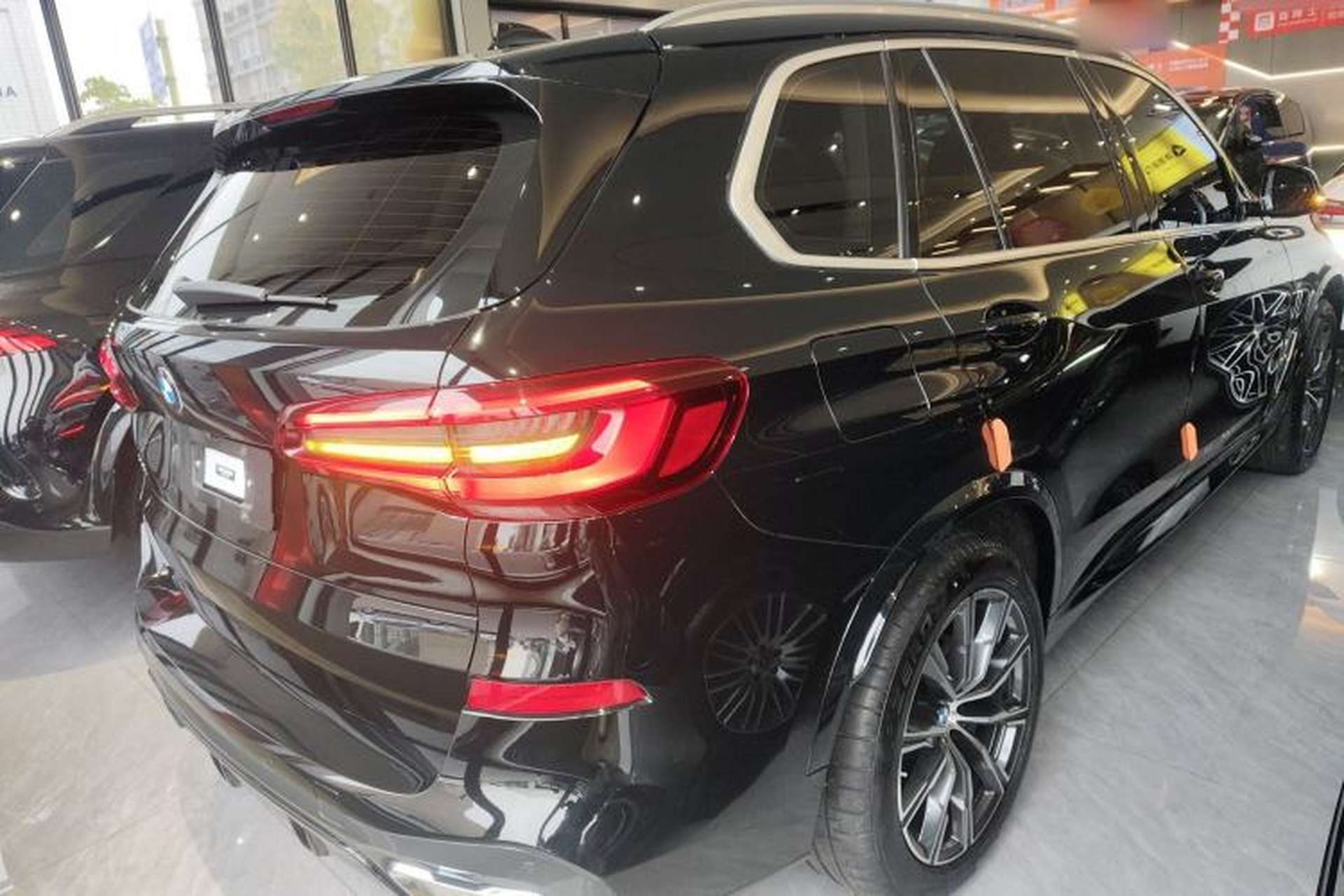 Used BMW X5 2022 Restyled xDrive 30Li Luxury Version M Sport Package Exterior 5