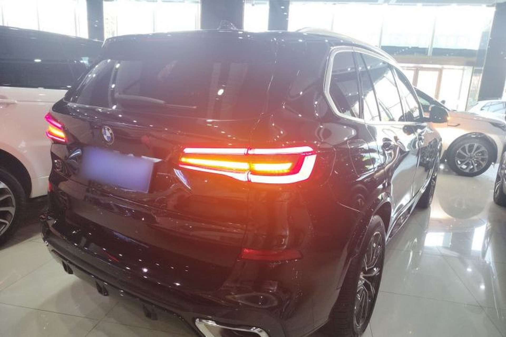 Used BMW X5 2022 Restyled xDrive 30Li Luxury Version M Sport Package Exterior 5