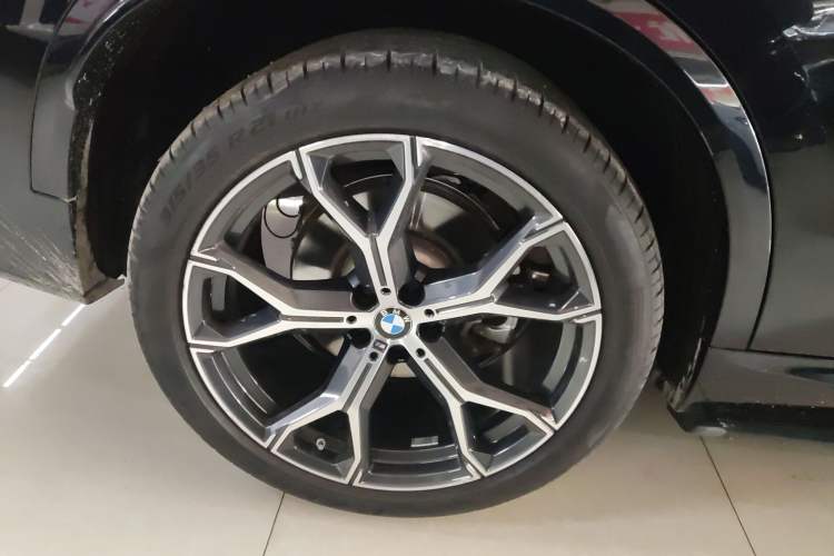 Used BMW X5 2022 Restyled xDrive 40Li M Sport Package Exterior 5