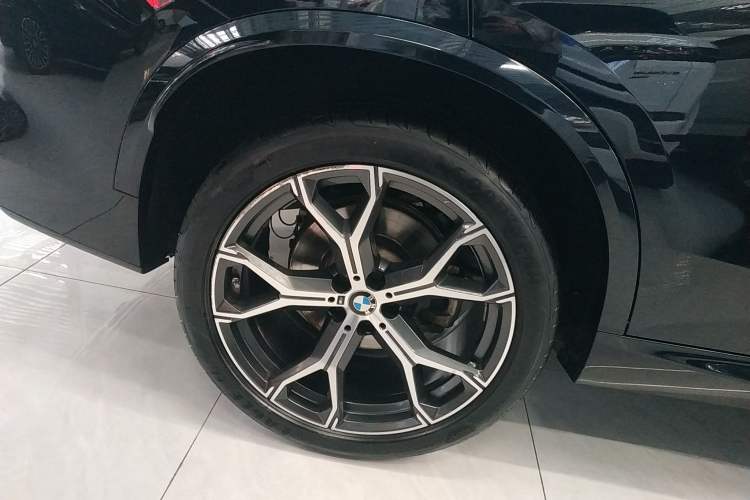 Used BMW X5 2022 Restyled xDrive 40Li M Sport Package Exterior 5