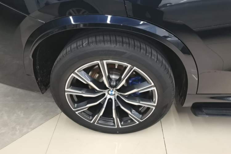 Used BMW X5 2022 Restyled xDrive 30Li Luxury Version M Sport Package Exterior 5