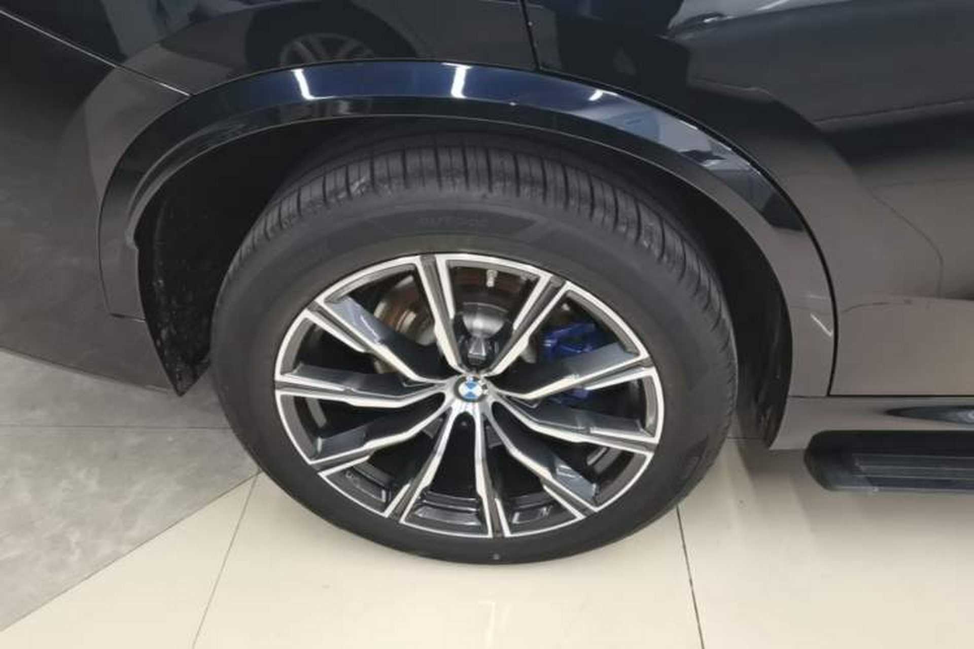 Used BMW X5 2022 Restyled xDrive 30Li Luxury Version M Sport Package Exterior 5