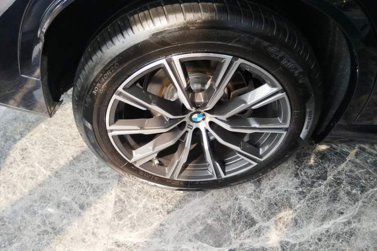 Used BMW X5 2022 Restyled xDrive 30Li M Sport Package Exterior 5