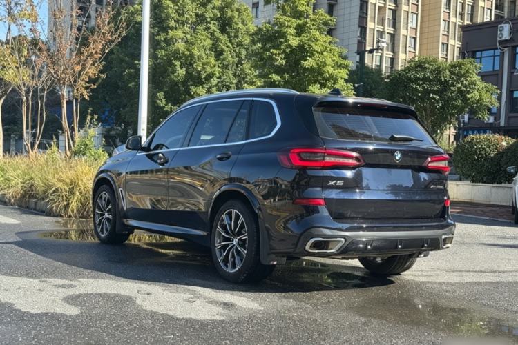 Used BMW X5 2022 Restyled xDrive 30Li Luxury Version M Sport Package Exterior 6
