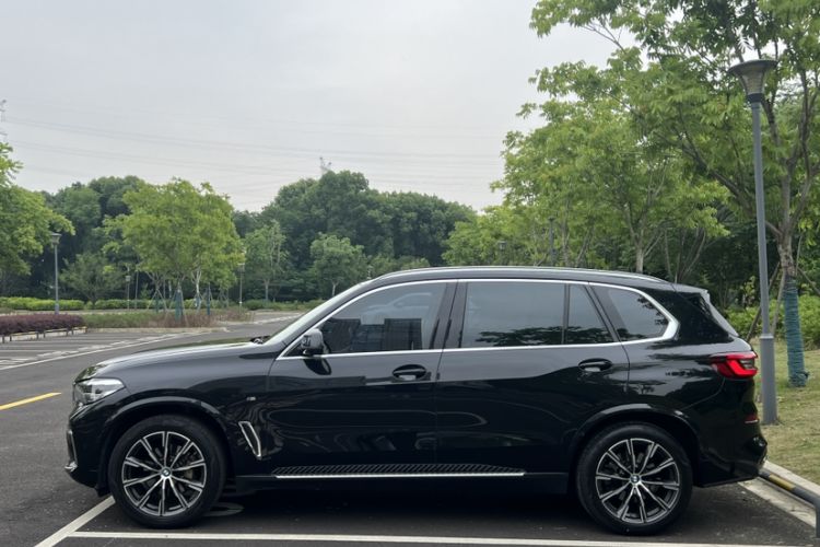 Used BMW X5 2022 xDrive 30Li M Sport Package Exterior 6