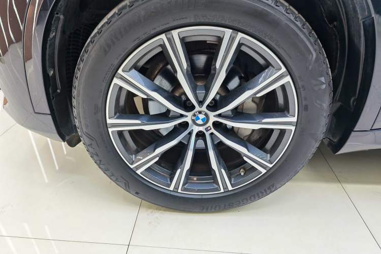 Used BMW X5 2022 xDrive30i M Sport Package Exterior 6