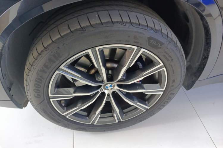 Used BMW X5 2022 Restyled xDrive 30Li Luxury Version M Sport Package Exterior 7