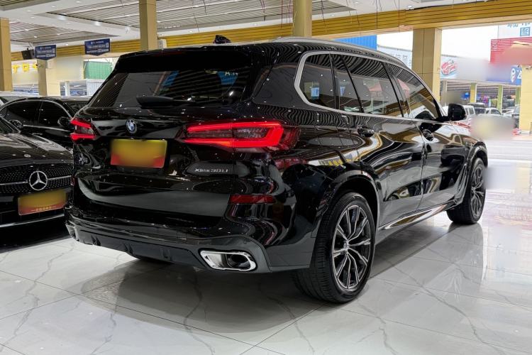 Used BMW X5 2022 Restyled xDrive 30Li Luxury Version M Sport Package Exterior 7