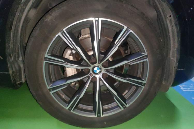 Used BMW X5 2022 Restyled xDrive 30Li Luxury Version M Sport Package Exterior 7