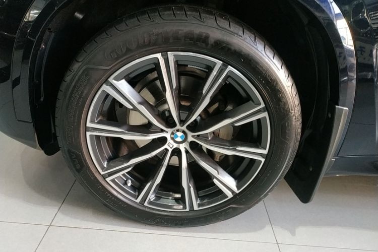 Used BMW X5 2022 Restyled xDrive 30Li Luxury Version M Sport Package Exterior 7