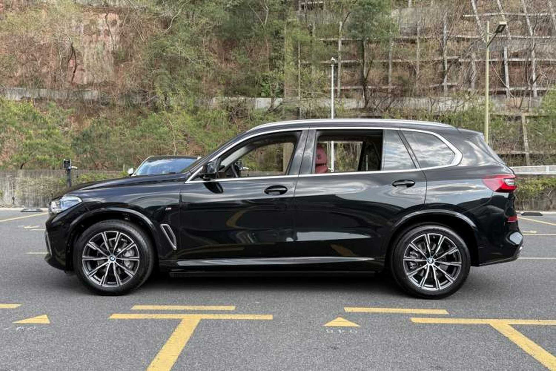 Used BMW X5 2022 Restyled xDrive 30Li Luxury Version M Sport Package Exterior 7