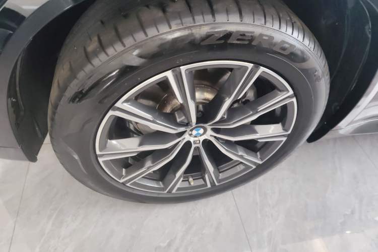 Used BMW X5 2022 Restyled xDrive 30Li Luxury Version M Sport Package Exterior 7