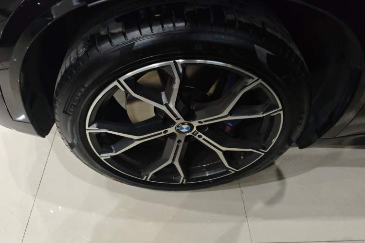 Used BMW X5 2022 xDrive40i Luxury Edition M Sport Package Exterior 7