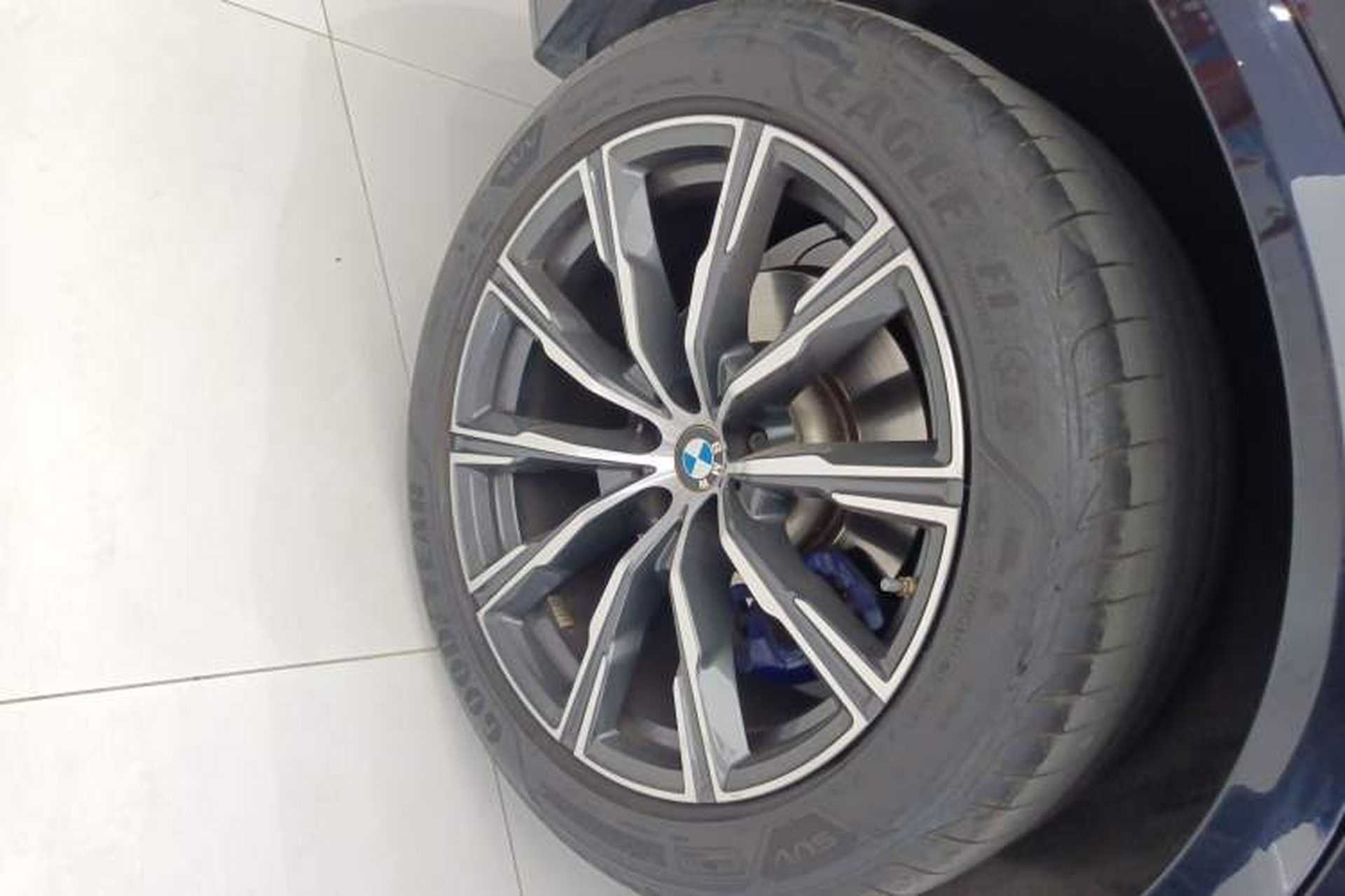 Used BMW X5 2022 Restyled xDrive 30Li Luxury Version M Sport Package Exterior 8