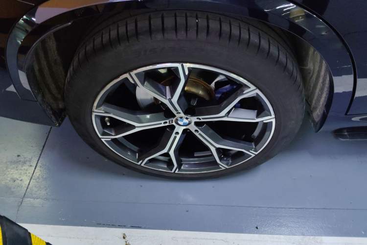 Used BMW X5 2022 xDrive40i Luxury Edition M Sport Package Exterior 8