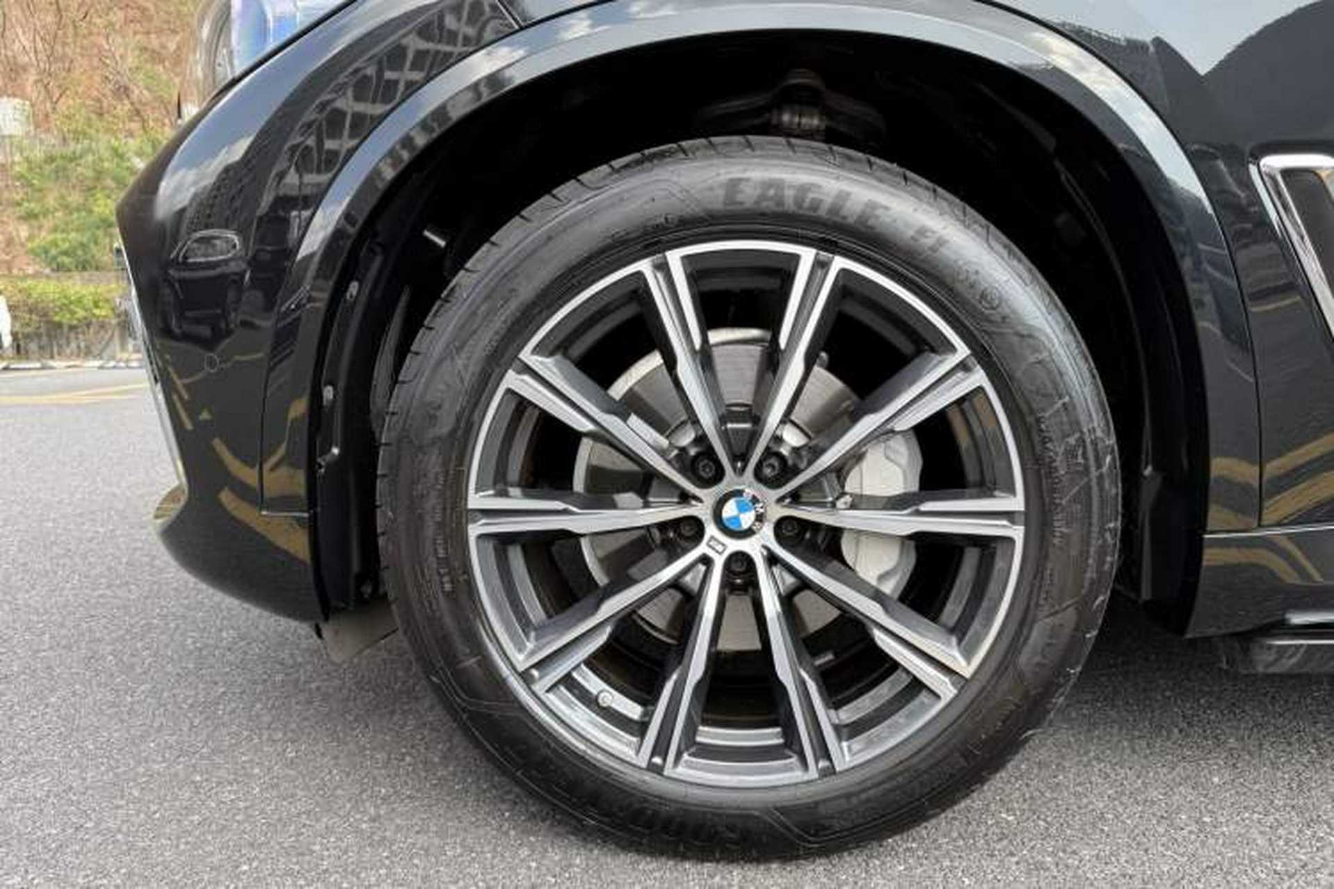 Used BMW X5 2022 Restyled xDrive 30Li Luxury Version M Sport Package Exterior 8