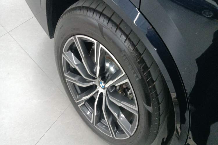Used BMW X5 2022 xDrive 30Li M Sport Package Exterior 8